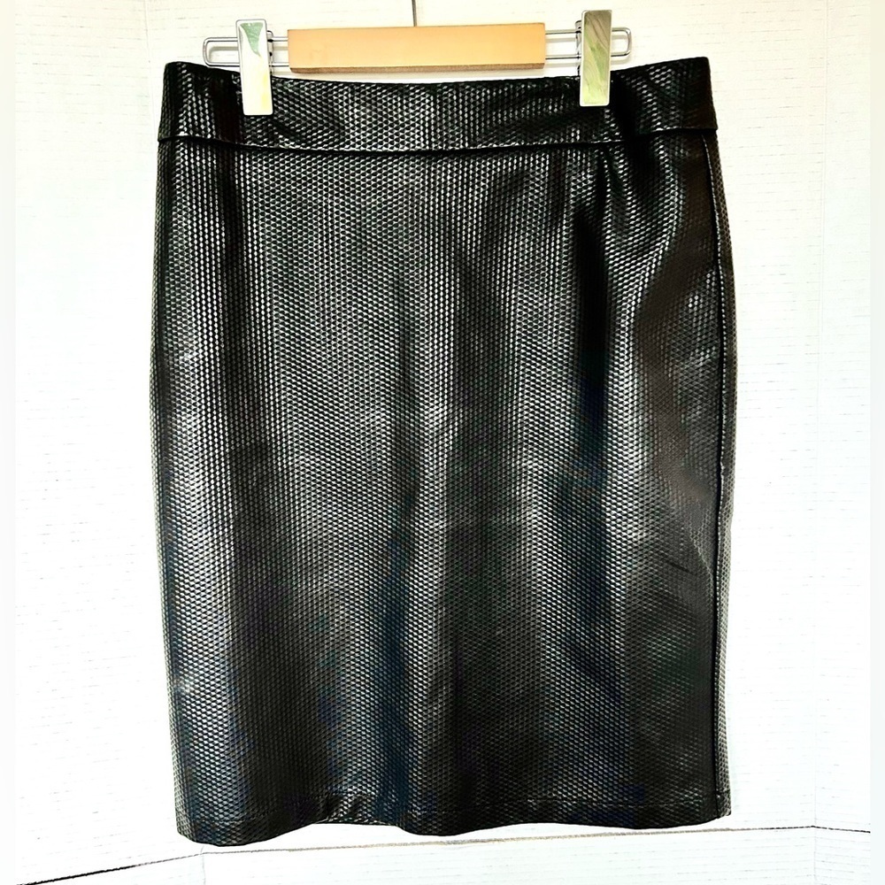 Pink martini faux leather skirt black size medium luxury pencil